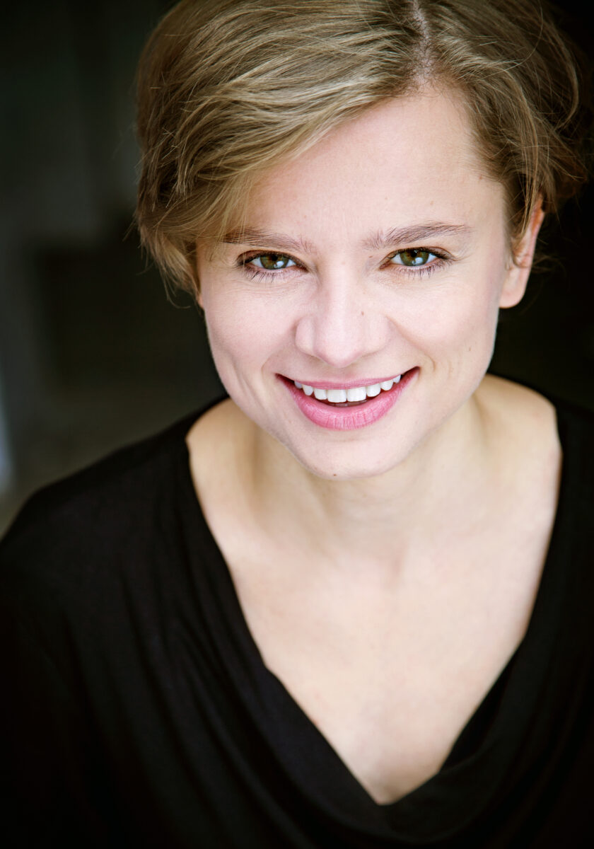 Katja Stuber_Foto Maria Conradi_5931_21x30_300dpi Logo Ensemble Velten